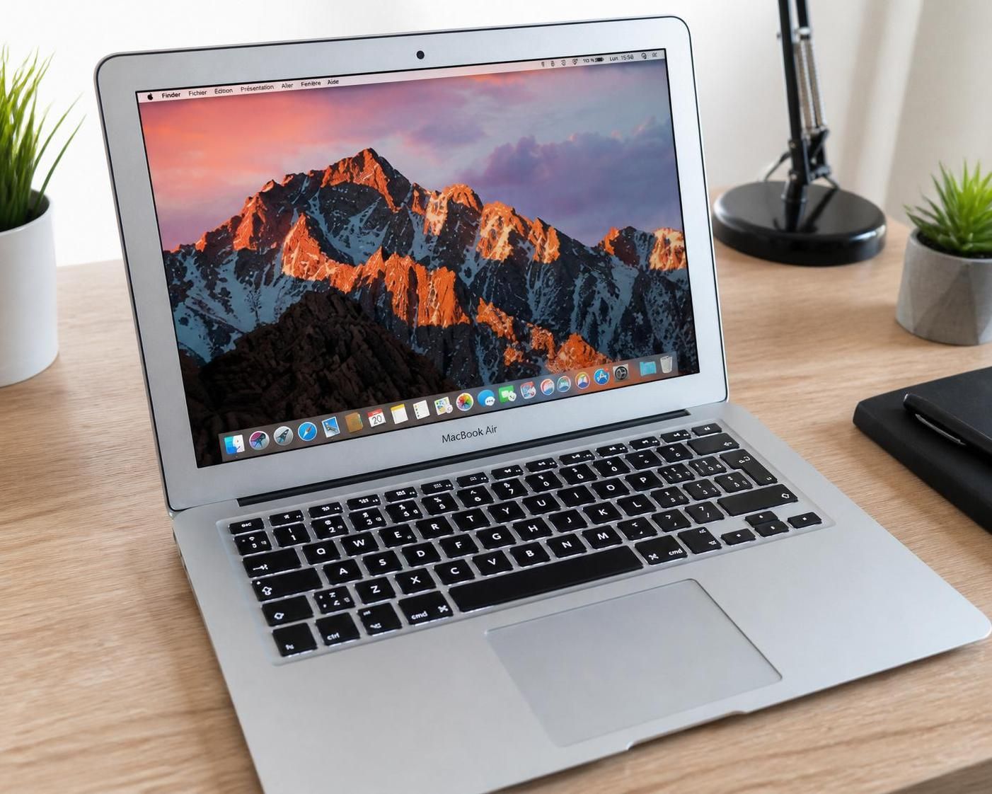 découvrez les points forts du macbook air a1466, un modèle emblématique alliant légèreté, performance et autonomie pour une expérience utilisateur optimale.